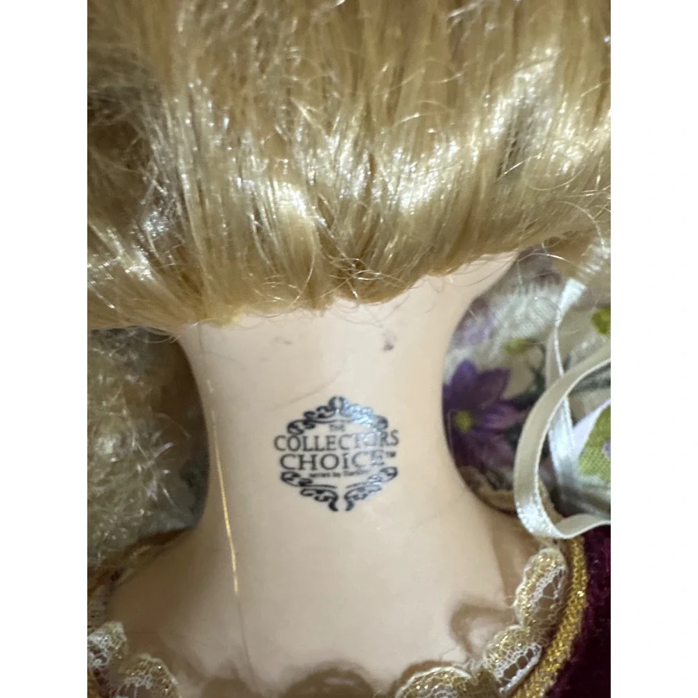 Collectors Choice Porcelain Doll Burgundy Velvet Gold Gown‎ Handbag Display